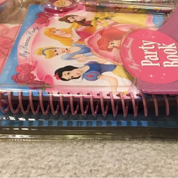 Disney Princess Enchanted Party Set 8 Invitations Lockets Poster Glitter Books - Picture 11 of 11